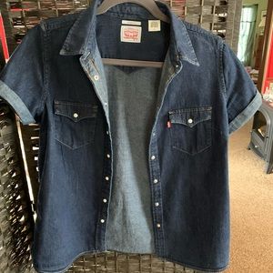 Levi Strauss classic fit short sleeve shirt.